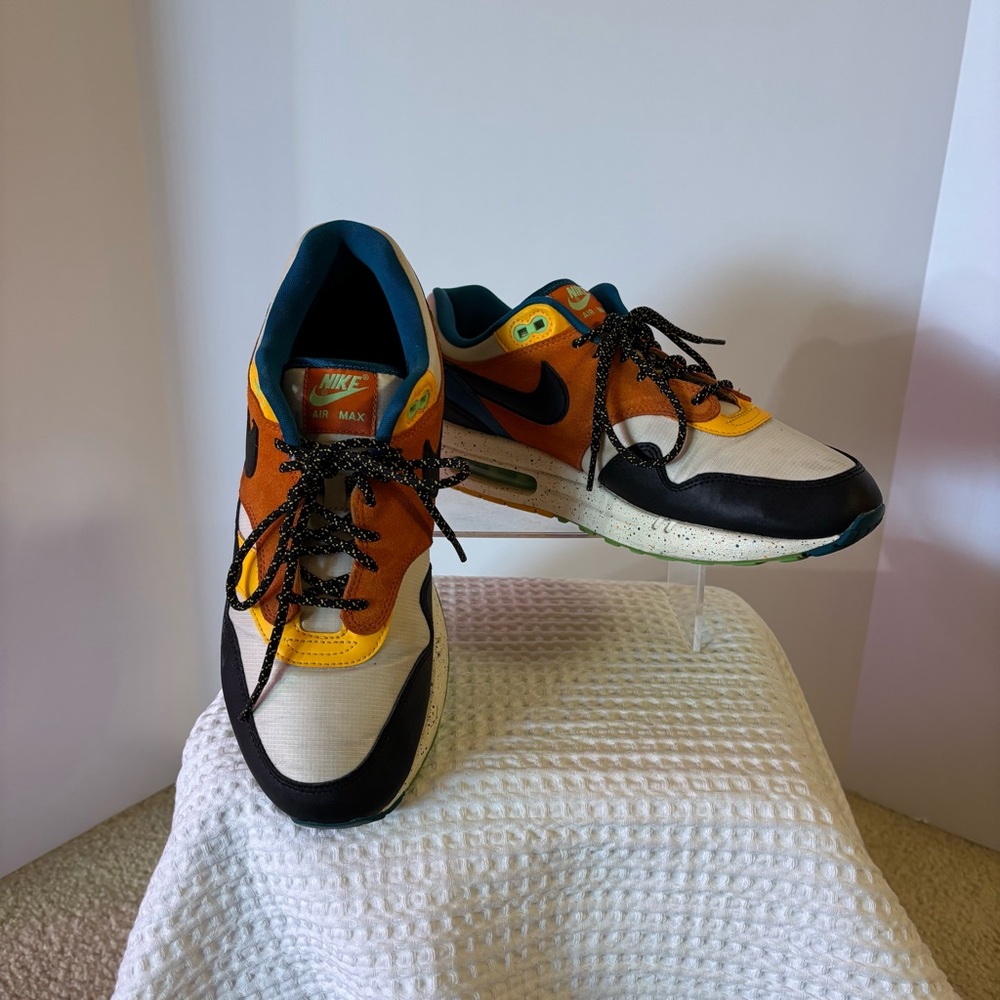 Nike Air Max Multi Mix Orange and Black Sneakers, Size 9.5-M 11.5-W